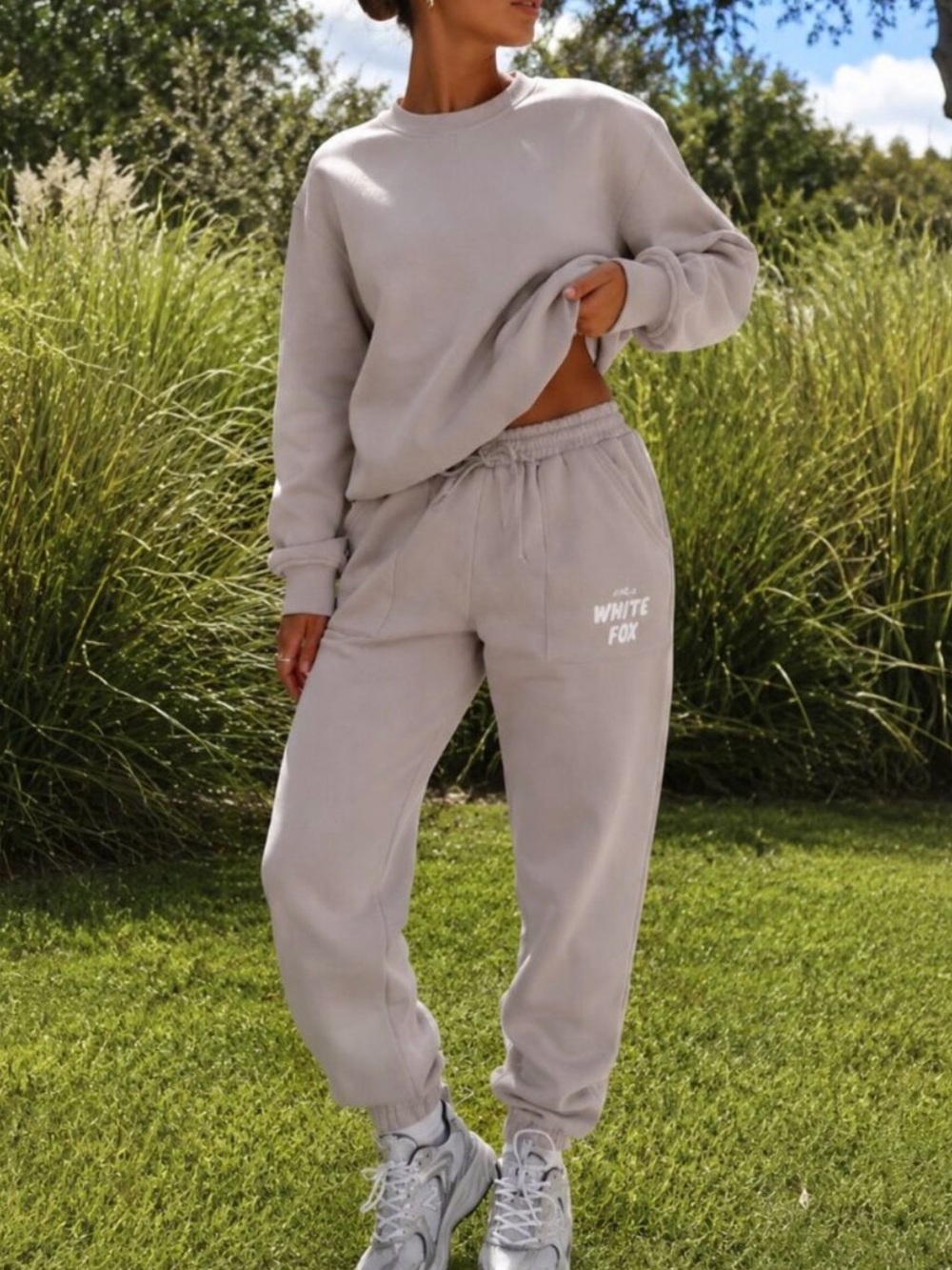 🤍 White Fox Boutique Offstage Drawstring Jogger in Moon